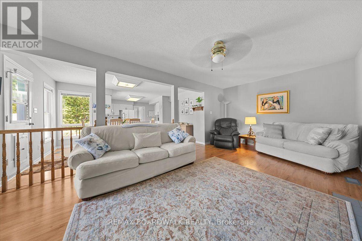 5 Bed, 4 Bath House for Sale in Ottawa – 17 SHIPLEY CRESCENT, Ottawa – MLS# X13678572 - Image 21