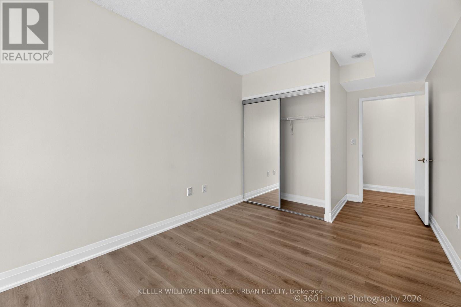 #1503 5 MARINER TERRACE - Image 34