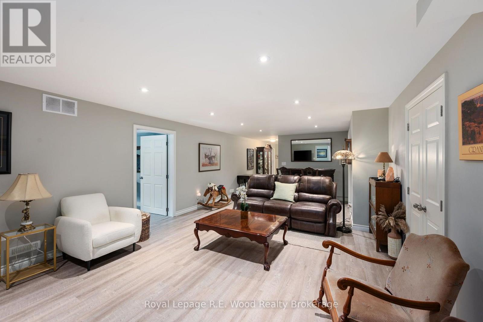 2 WHISPERING PINE LANE - Image 34