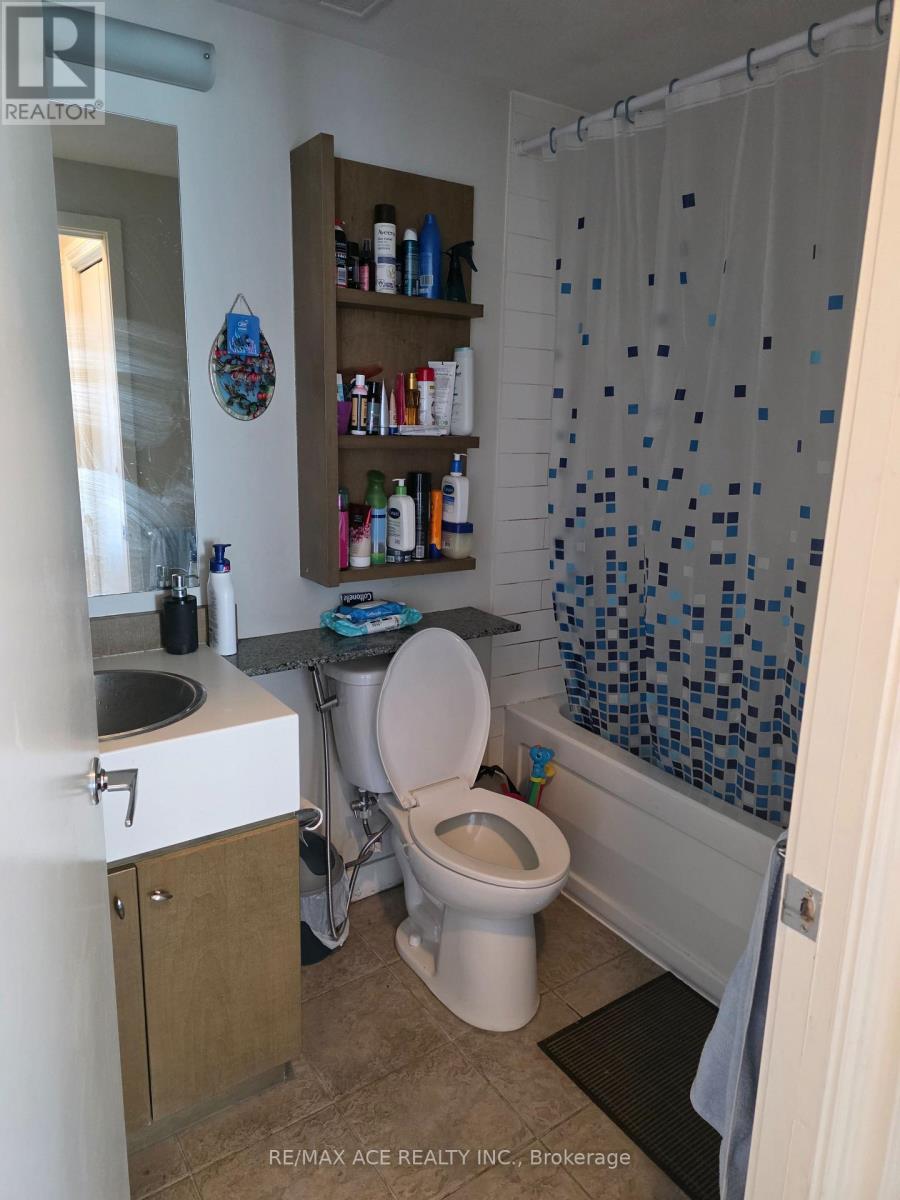 #1801 35 MARINER TERRACE - 9
