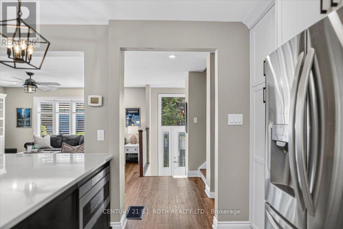 13 CLOVER AVENUE - Image 6