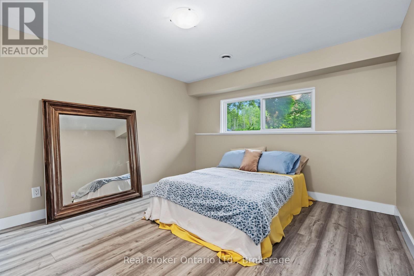 115 CARLISLE STREET - 27