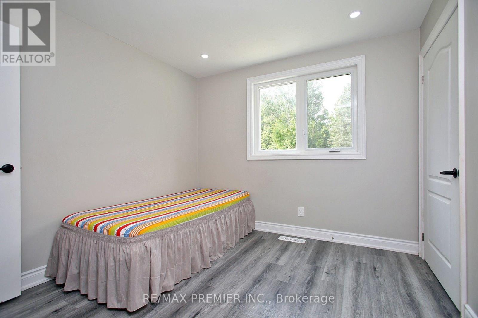 4430 LIBERTY STREET N - Image 17