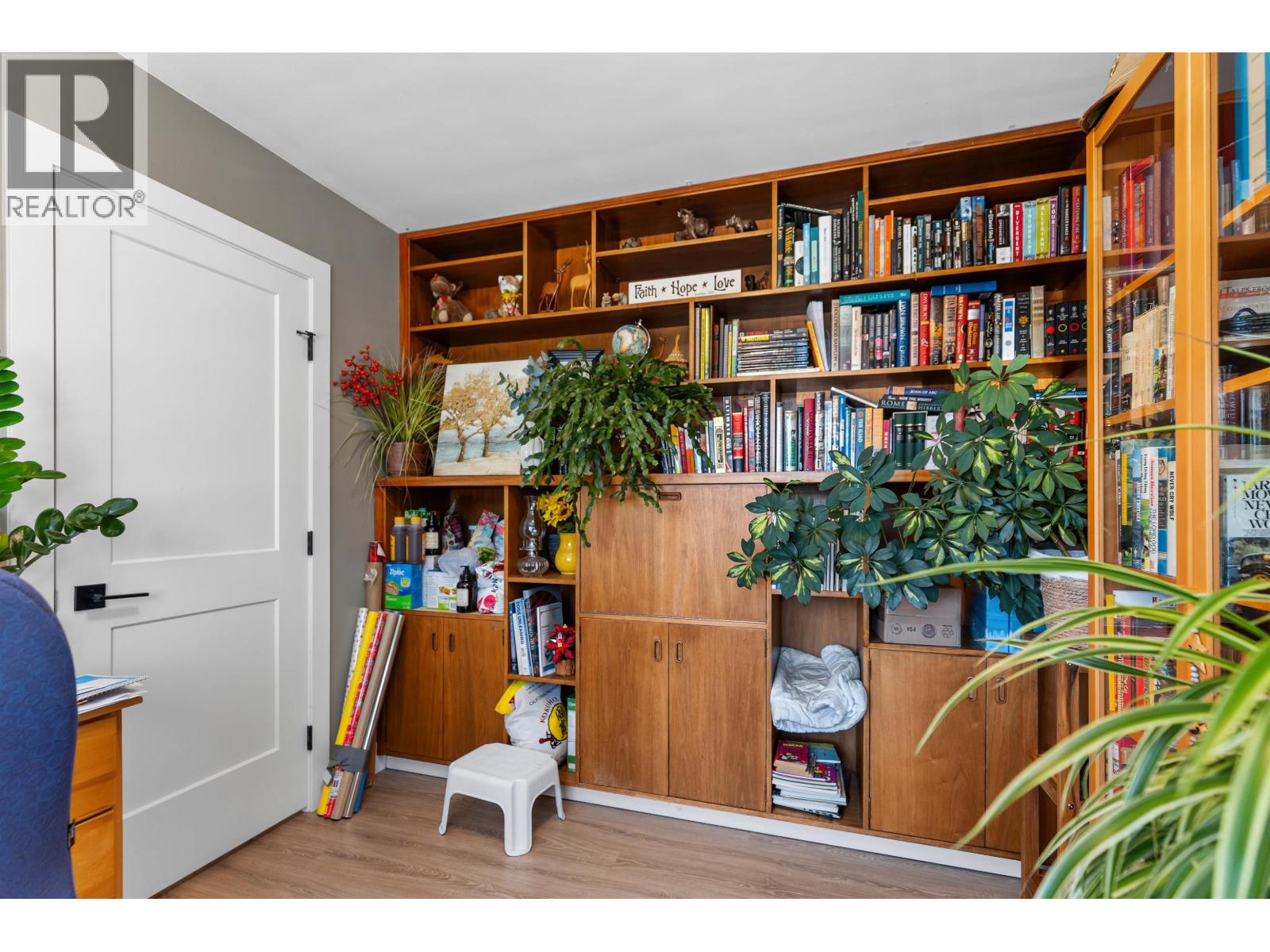 2760 HAMMOND AVENUE - 9