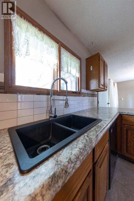 3007 52 Avenue - Image 11