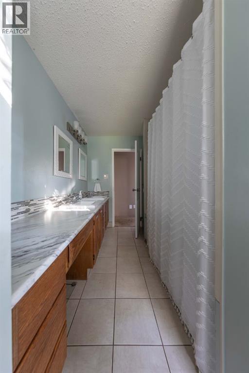 3007 52 Avenue - 20