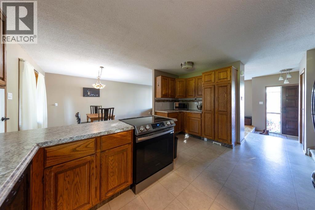 3007 52 Avenue - 12