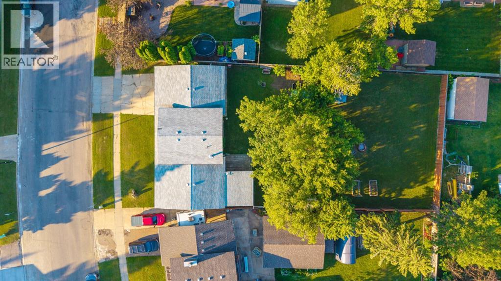 3007 52 Avenue - 33