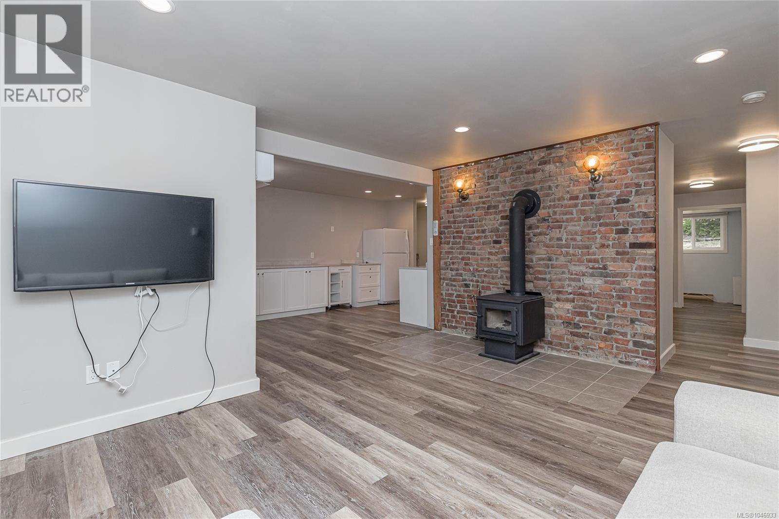 5385 Winchester Rd - Image 21