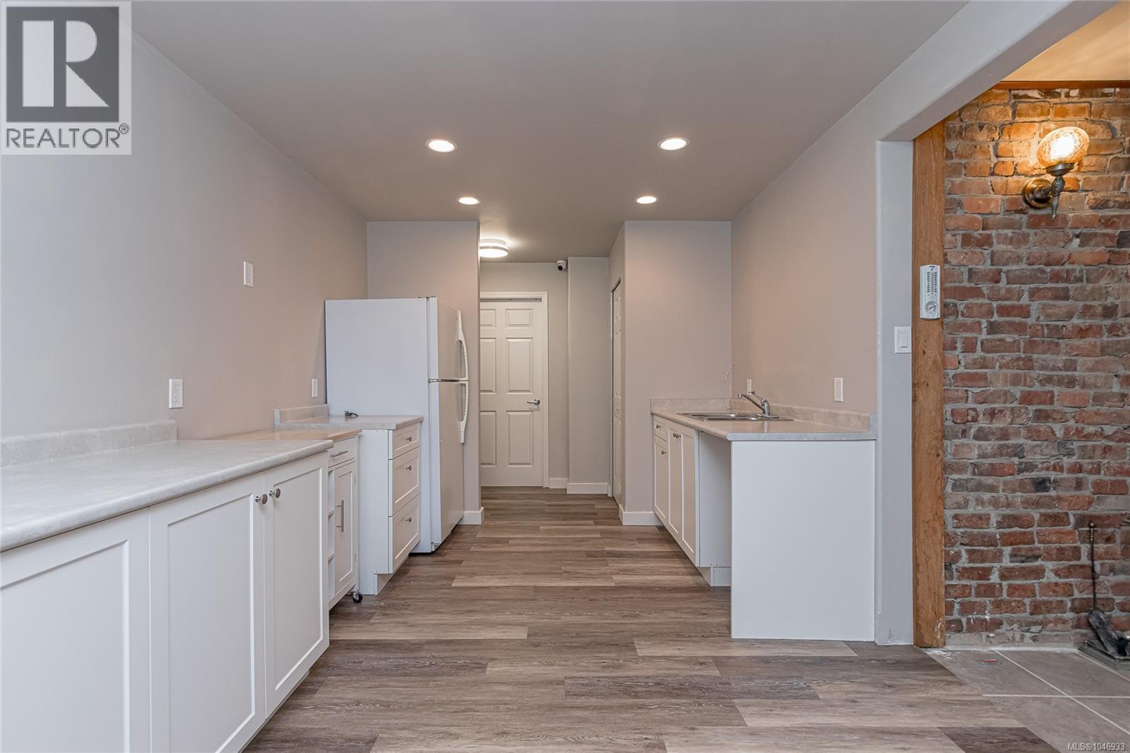 5385 Winchester Rd - Image 22
