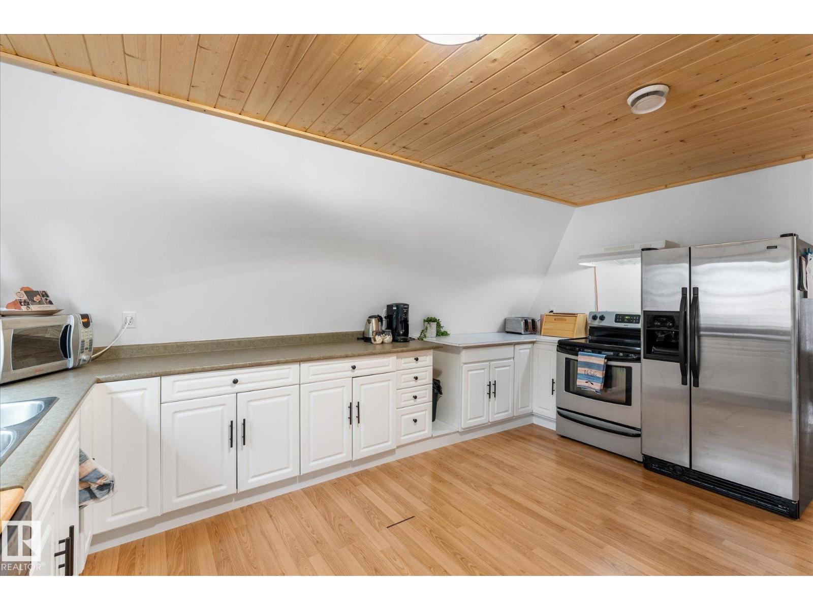 1022 10 ST - 19