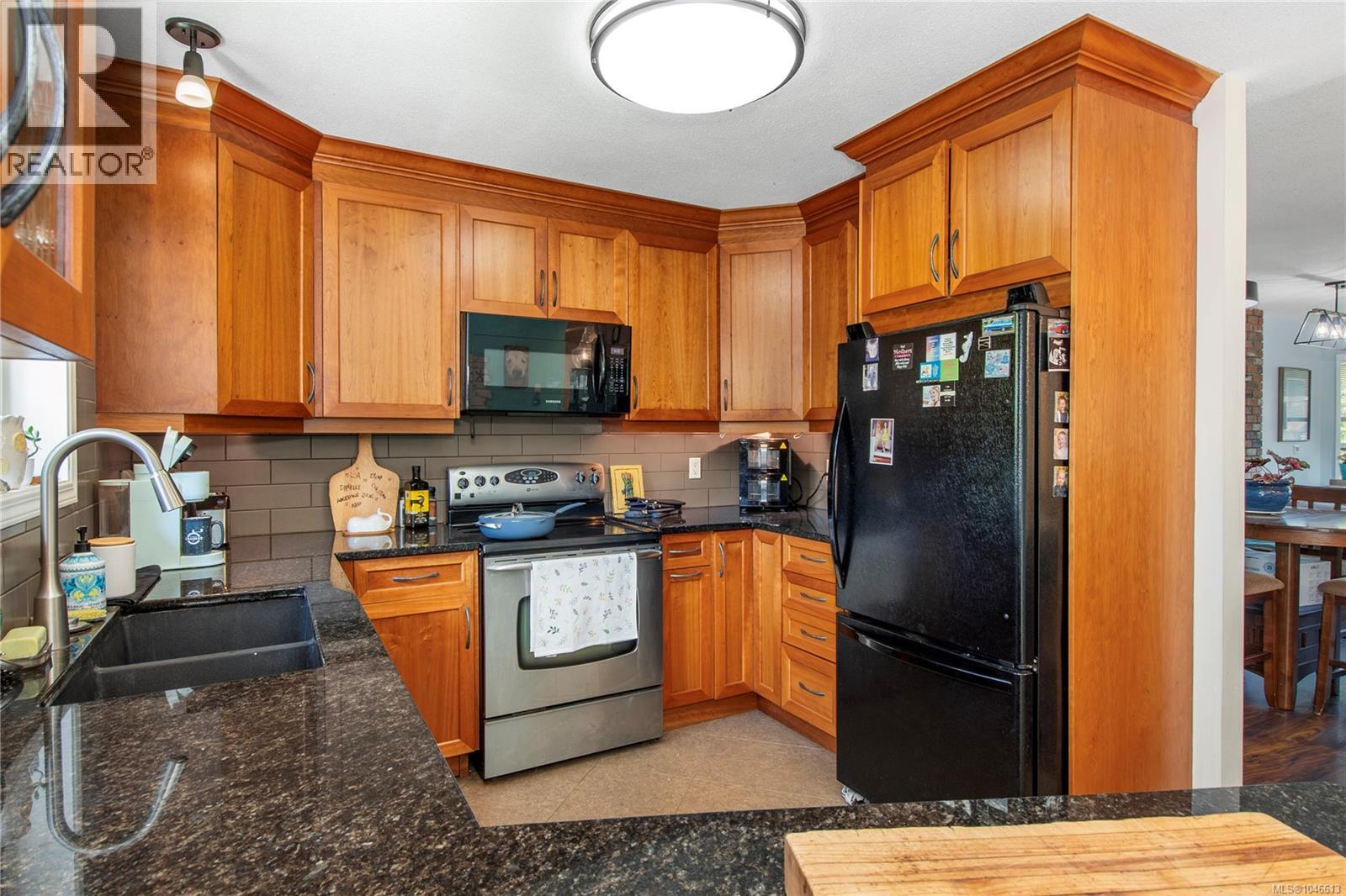423 Harrogate Rd, Campbell River
