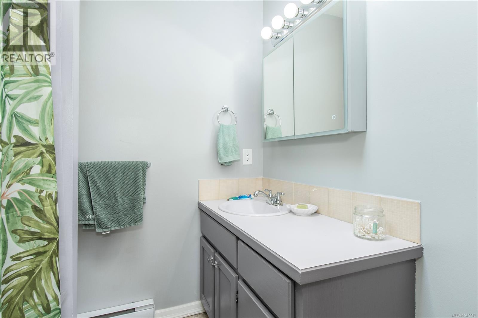 423 Harrogate Rd, Campbell River