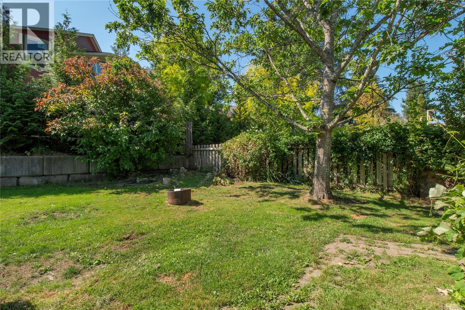 423 Harrogate Rd, Campbell River