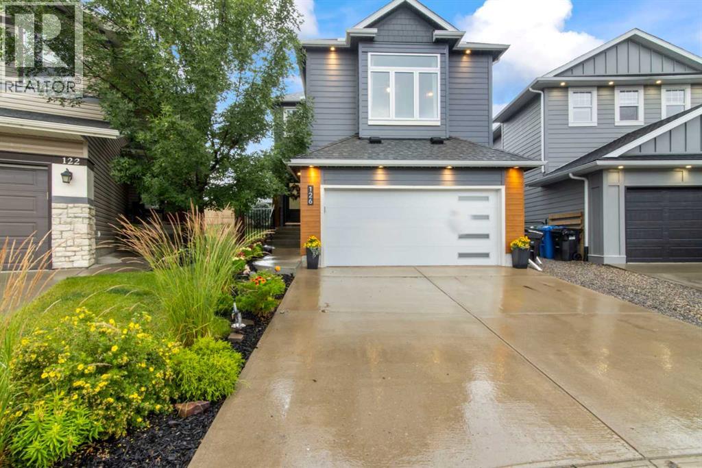 126 Chapman Close SE - 1