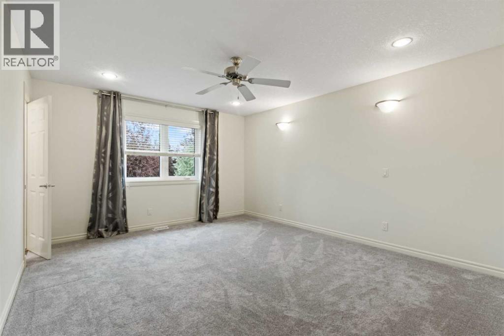126 Chapman Close SE - 17