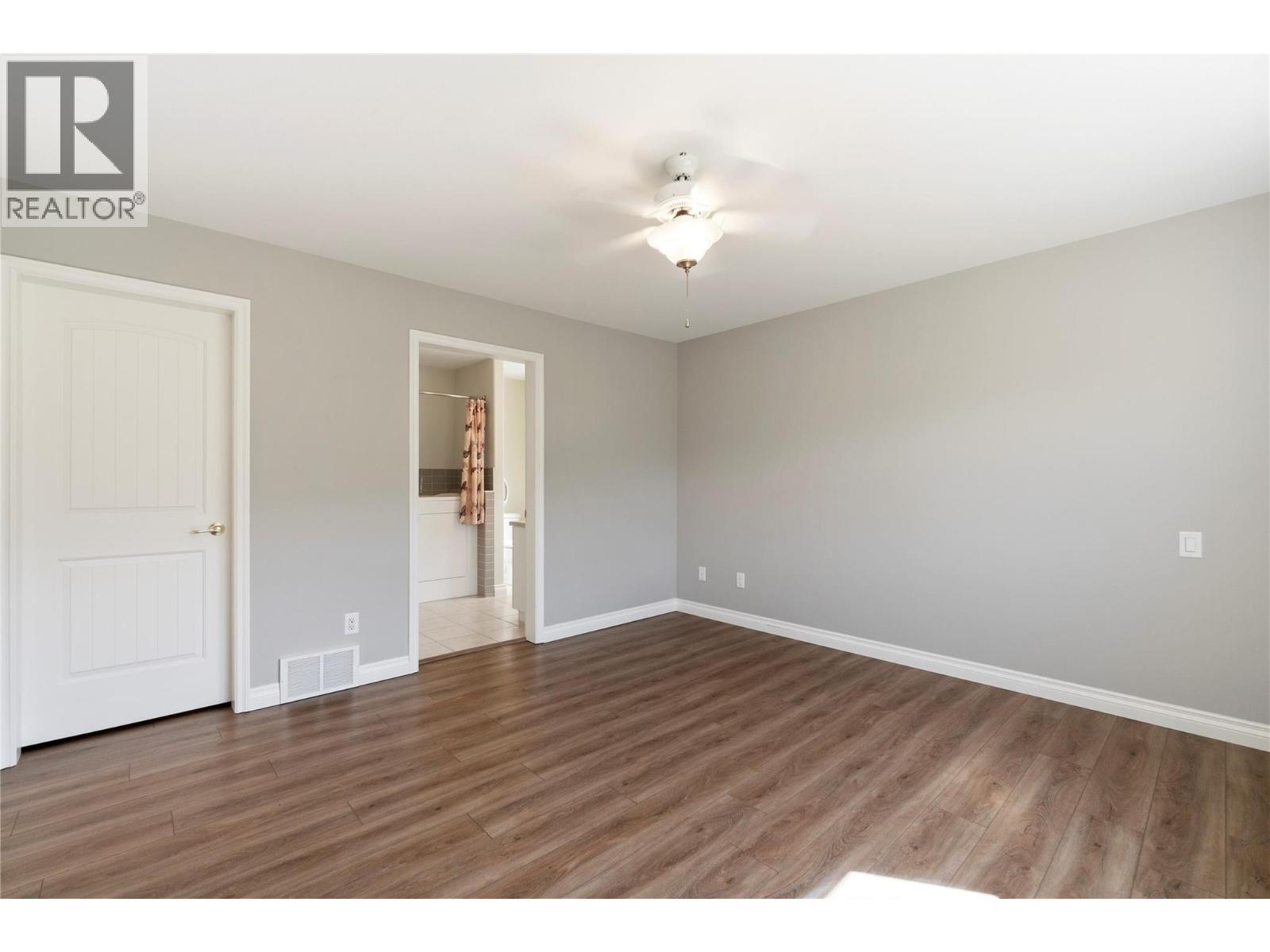 #18 1231 10 Street SW - 32