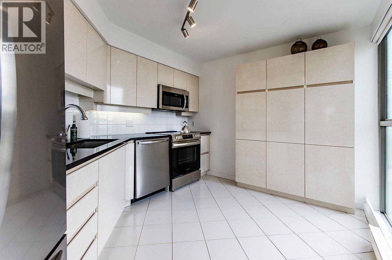 1305 1000 BEACH AVENUE, Vancouver - Image 1