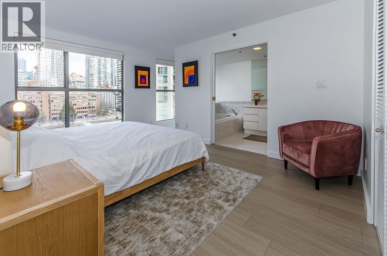 1305 1000 BEACH AVENUE, Vancouver - Image 1