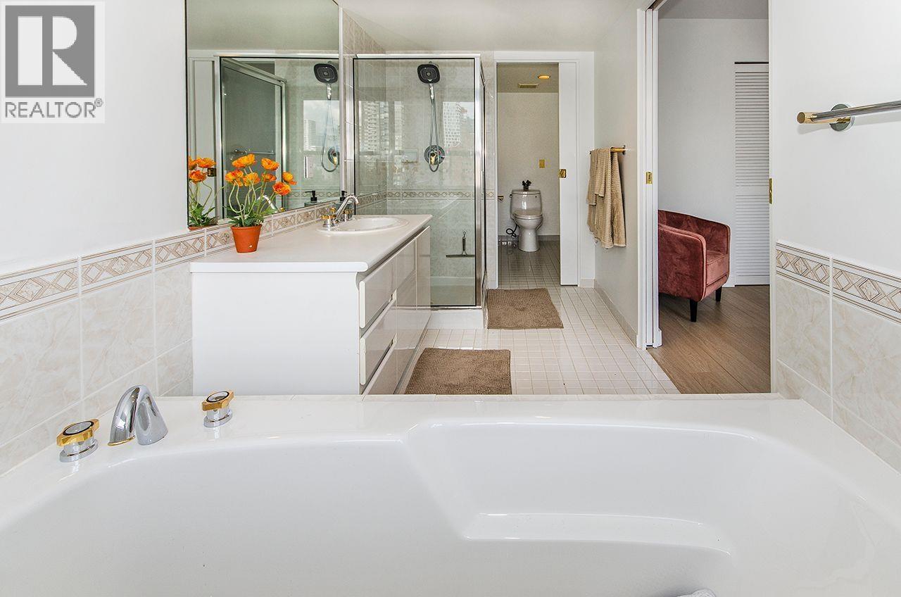 1305 1000 BEACH AVENUE, Vancouver - Image 1