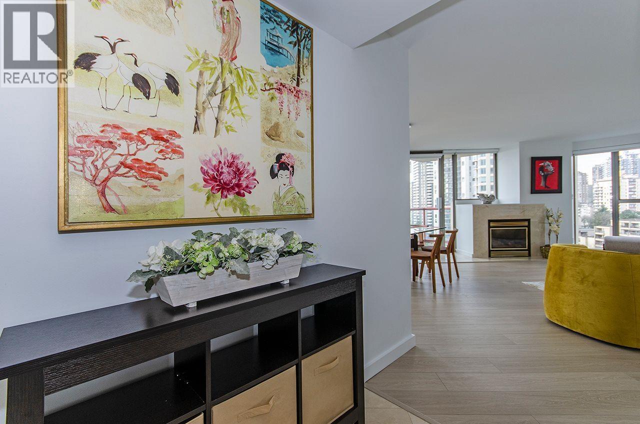 1305 1000 BEACH AVENUE, Vancouver - Image 1