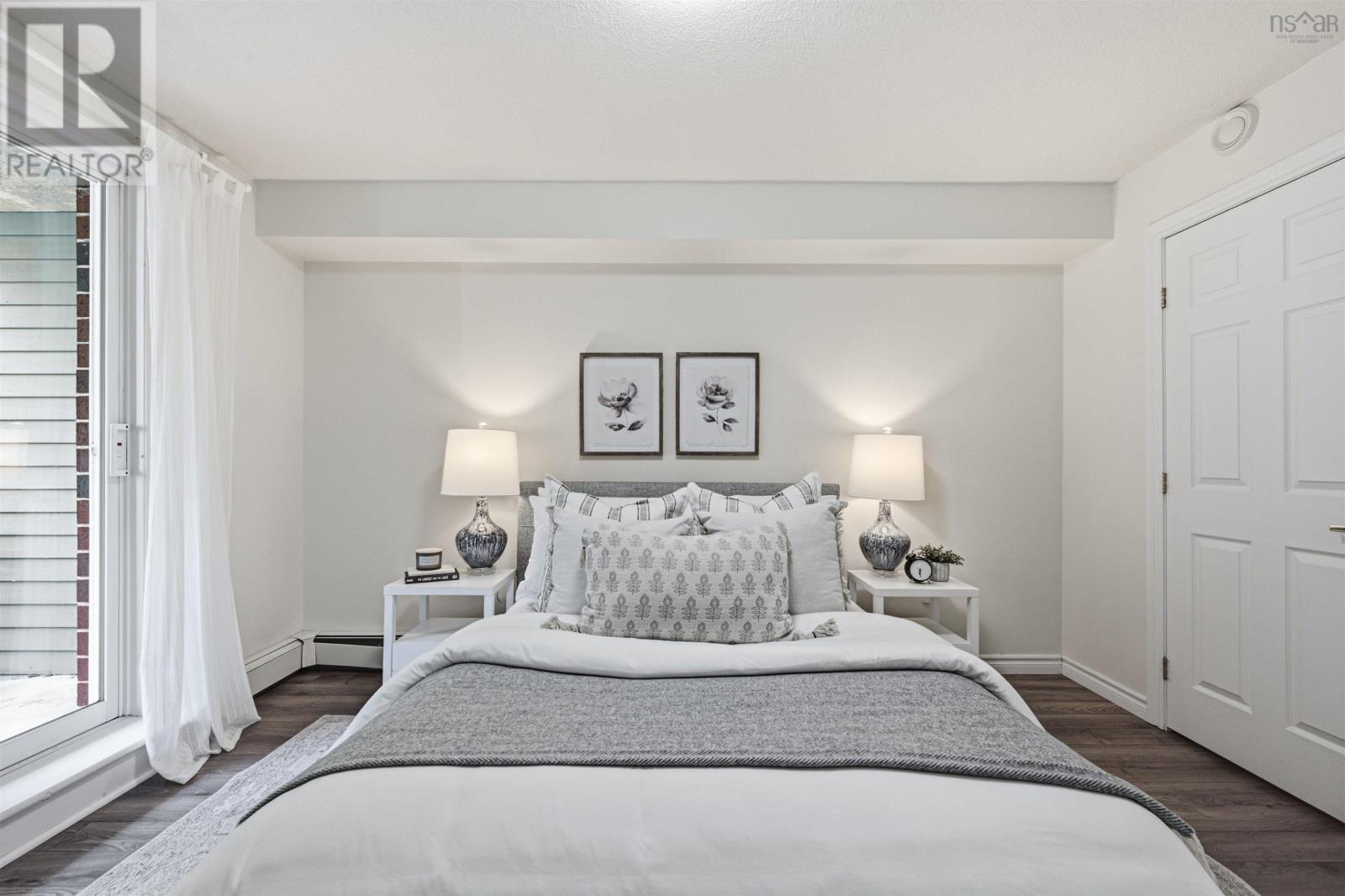 #210 1041 Wellington Street - 21