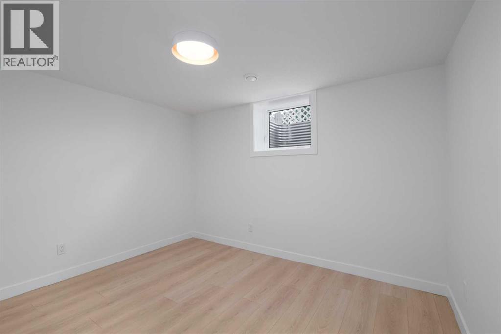 312 Queensland Road Southeast - Photo 23