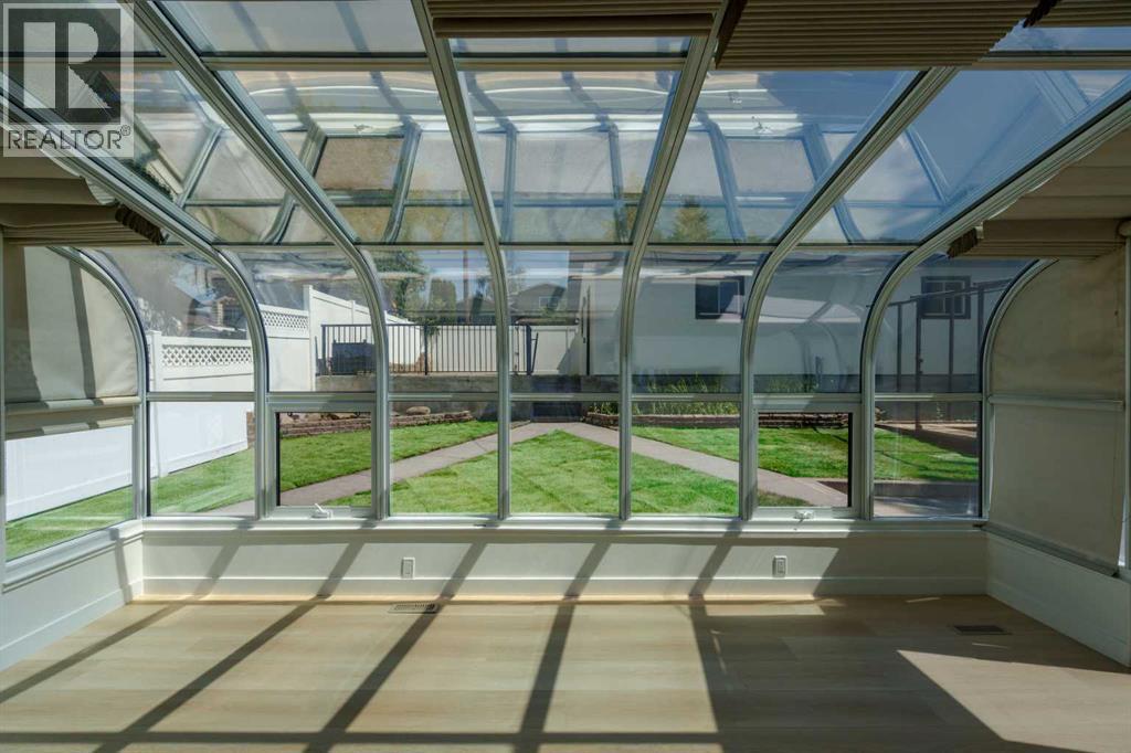 312 Queensland Road Southeast - Photo 9