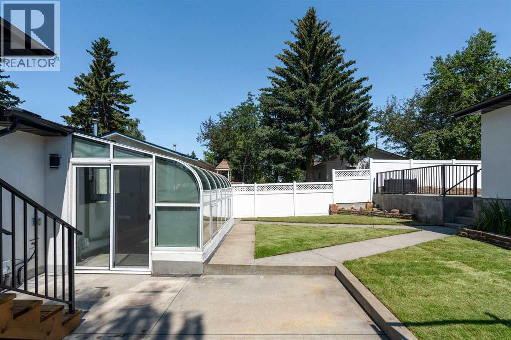 312 Queensland Road Southeast - Photo 36