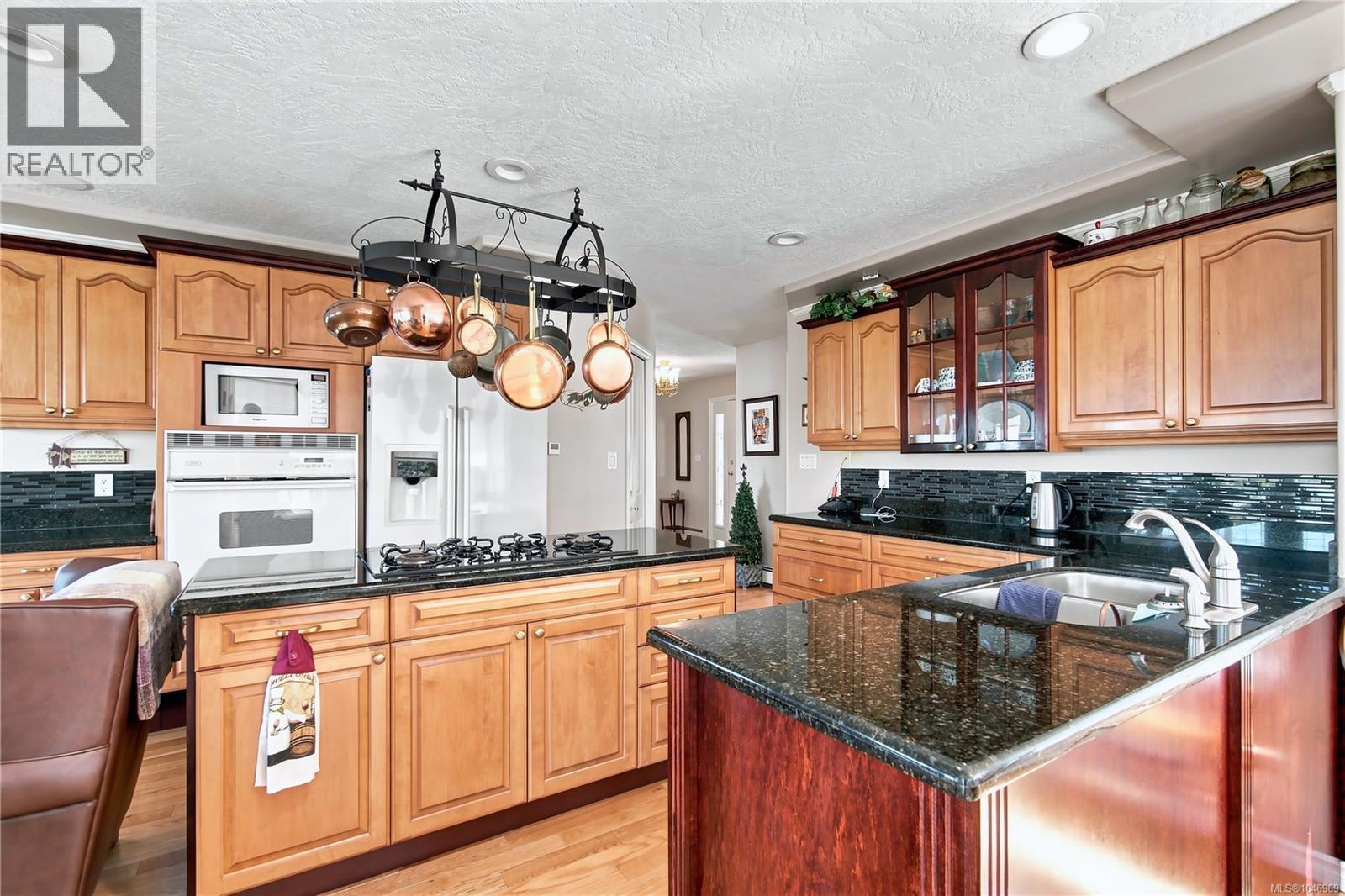 5200 Laguna Way - Image 18