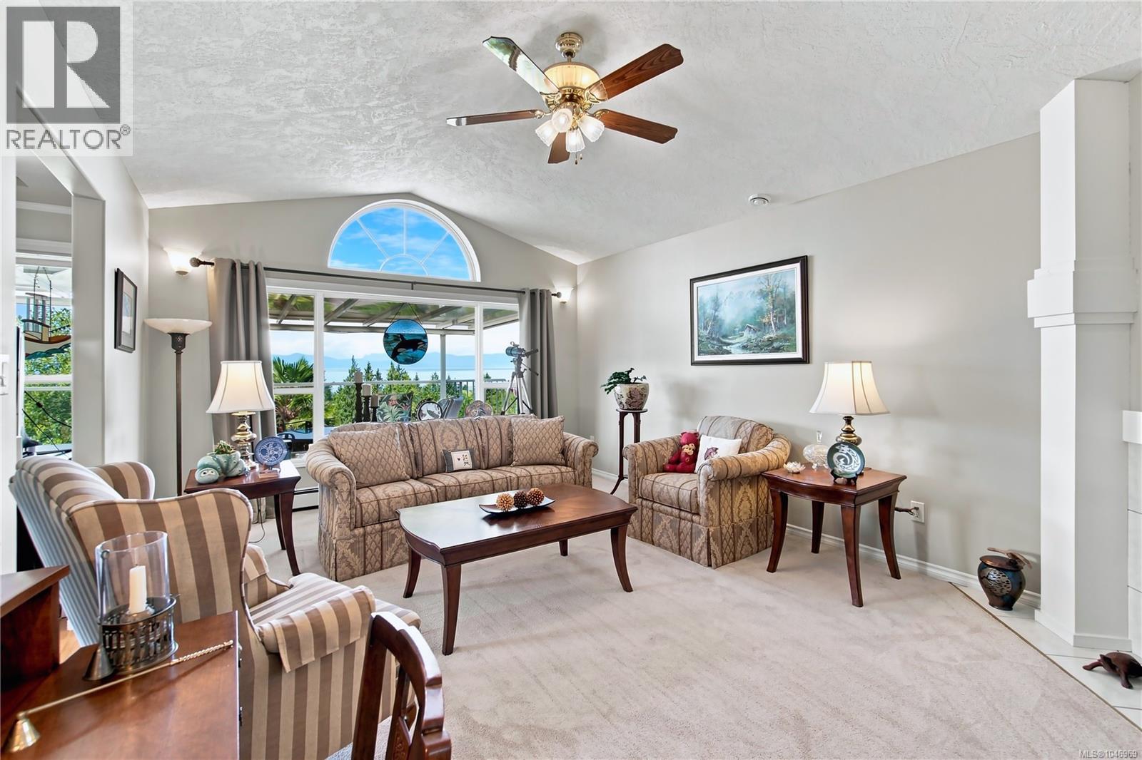 5200 Laguna Way - 6