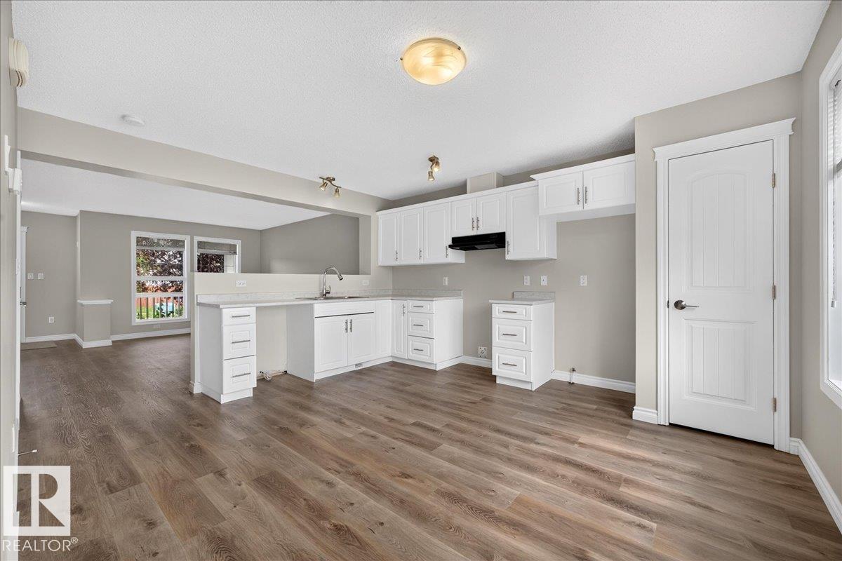 8305 ELLIS Crescent NW - Photo 15