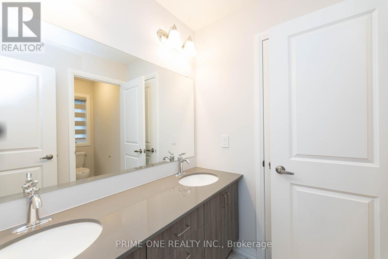 136 BLACKLOCK STREET - 38