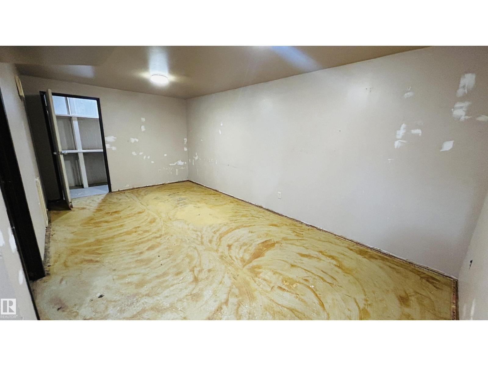 5102 57 - Photo 12
