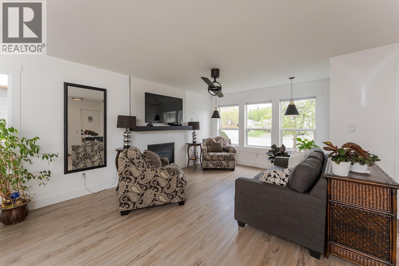 Photo 12 of 40 — 5940 KOVACHICH DRIVE · Prince George, BC