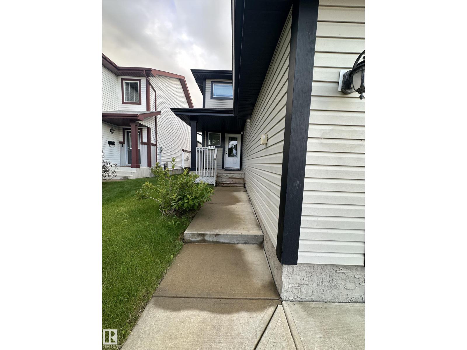 178 WOODBEND Way
