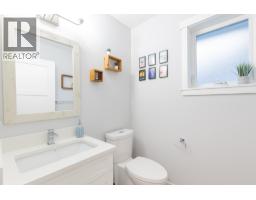 1 950 Woodsworth Road, Gibsons, BC V0N1V7 Photo 12