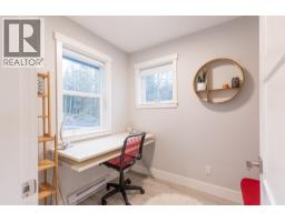 1 950 Woodsworth Road, Gibsons, BC V0N1V7 Photo 9