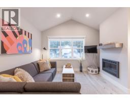 1 950 Woodsworth Road, Gibsons, BC V0N1V7 Photo 6