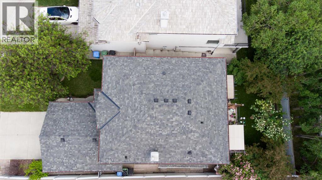 210 Mt Douglas Court Southeast
