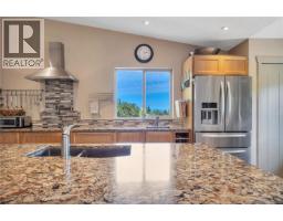 1680 Peligren Pl, Qualicum Beach, BC V9K2S3 Photo 19