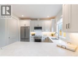 410 Hummingbird Pl, Parksville, BC V9P1K1 Photo 13