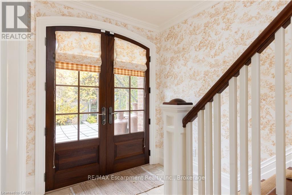 1081 ARGYLE DRIVE - 22