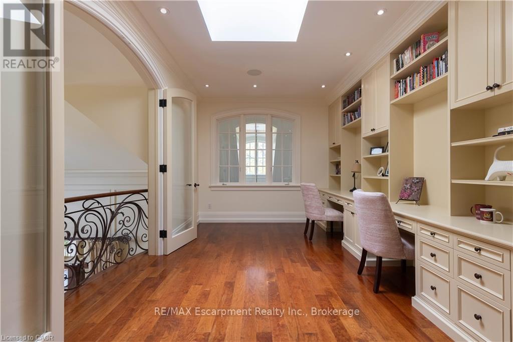 1081 ARGYLE DRIVE - 37