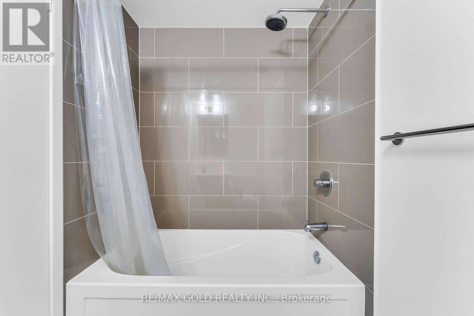#1202 100 HARBOUR STREET - 23