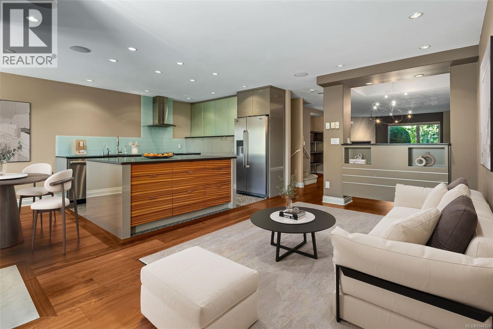 #106 75 Songhees Rd - 29
