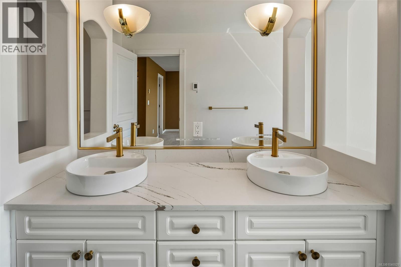 #106 75 Songhees Rd - Image 42