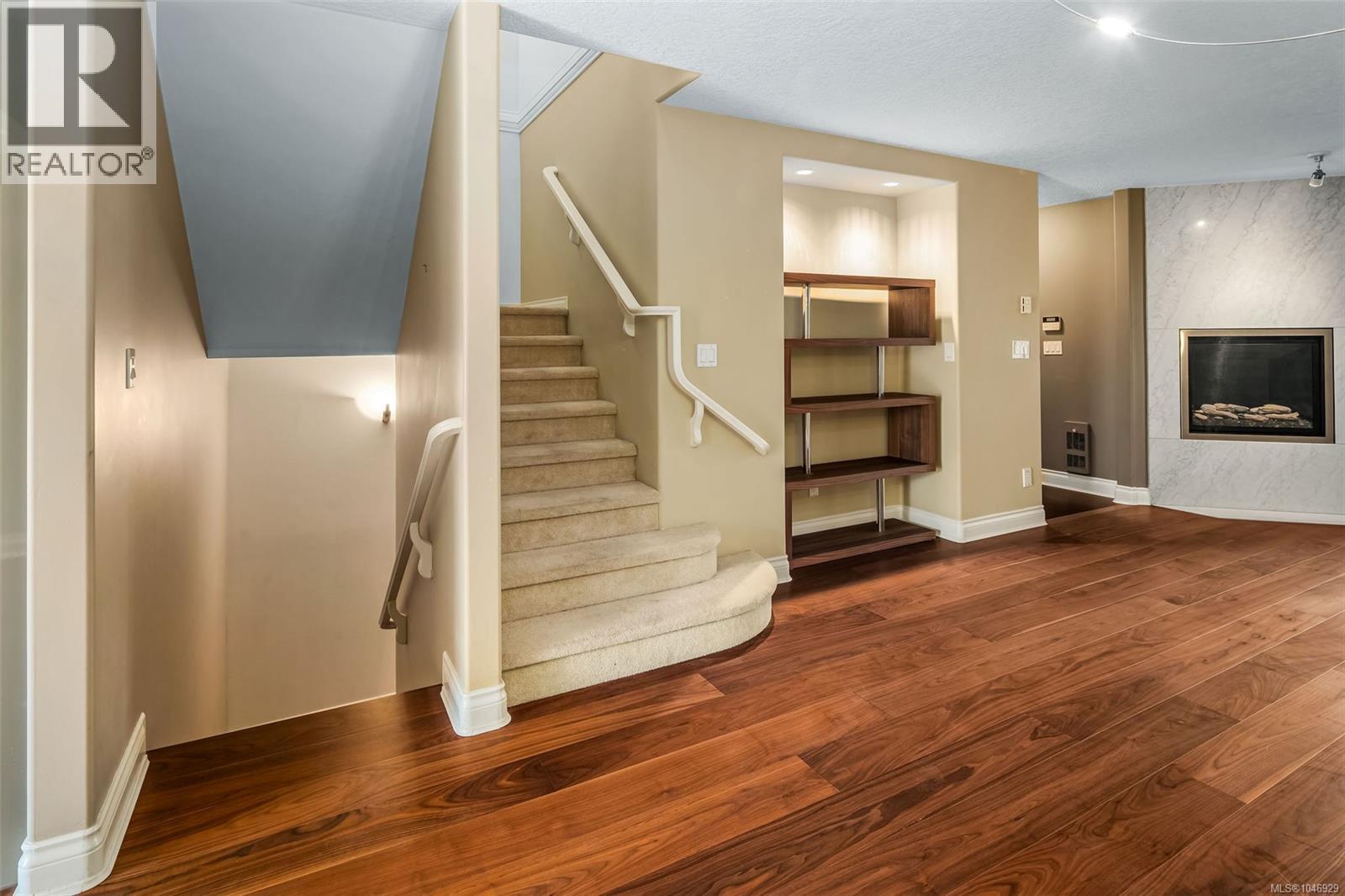 #106 75 Songhees Rd - 50