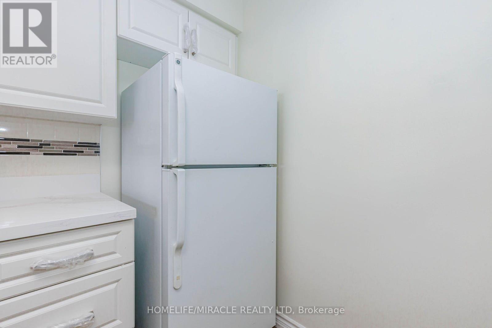 #804 12 LAURELCREST STREET - 23