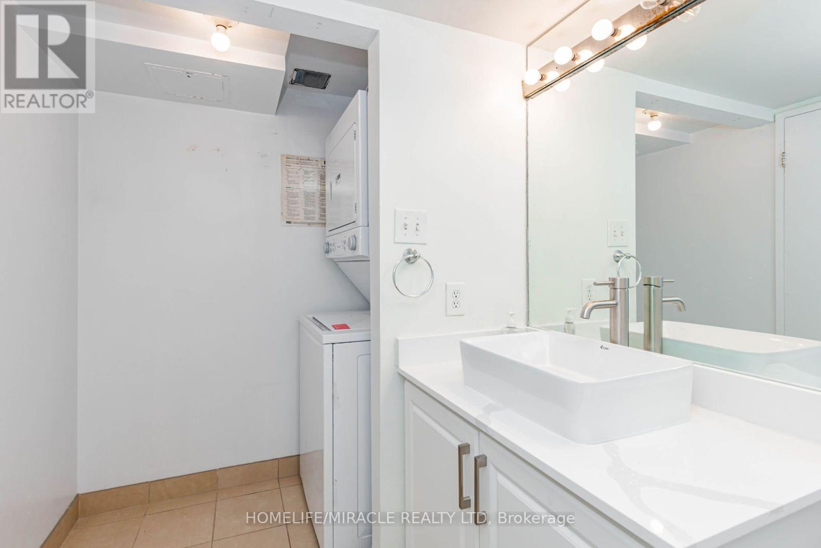 #804 12 LAURELCREST STREET - 33